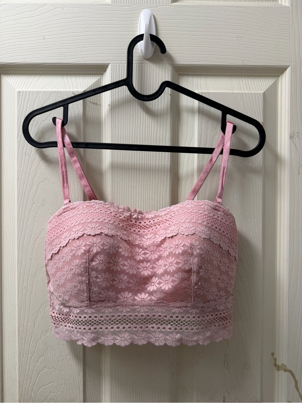 💕 VS Pink Lace Bralette - Lightly Lined